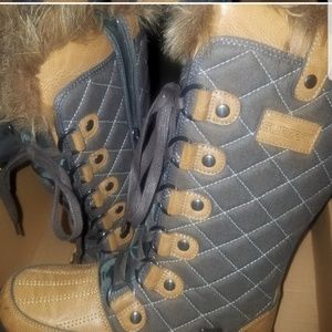 Boots for @Reidmeone (don't buy unless you're her)